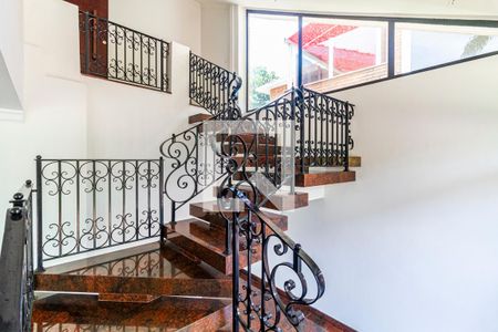 Casa à venda com 1355m², 4 quartos e NaN vagasEscada