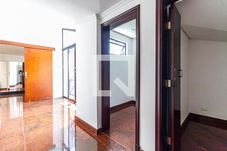 Casa à venda com 1355m², 4 quartos e NaN vagasCorredor