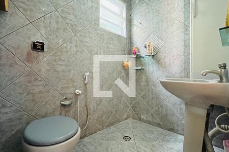 Casa à venda com 260m², 2 quartos e 2 vagas Casa à venda com 260m², 2 quartos e 2 vagasBanheiro