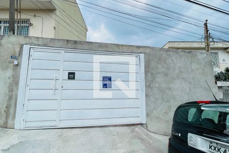 Casa à venda com 260m², 2 quartos e 2 vagas Casa à venda com 260m², 2 quartos e 2 vagasFachada