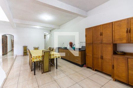 Casa à venda com 150m², 7 quartos e 3 vagasCozinha 