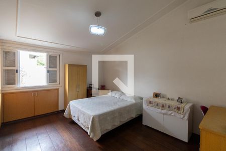 Casa à venda com 370m², 3 quartos e 7 vagasSuíte 2