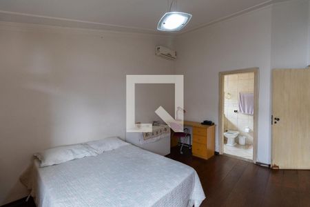 Casa à venda com 370m², 3 quartos e 7 vagasSuíte 2