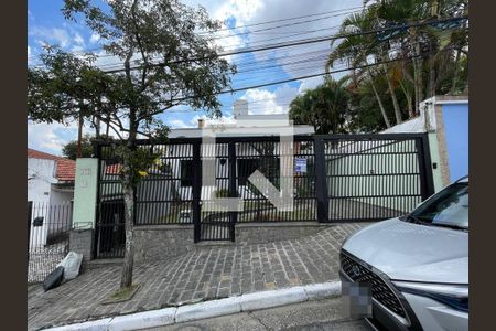 Casa à venda com 370m², 3 quartos e 7 vagasFachada + Placa