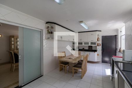 Casa à venda com 370m², 3 quartos e 7 vagasCozinha