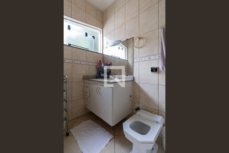 Casa à venda com 370m², 3 quartos e 7 vagasBanheiro Suíte 2