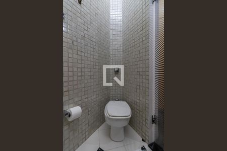 Casa à venda com 370m², 3 quartos e 7 vagasBanheiro Suíte 1