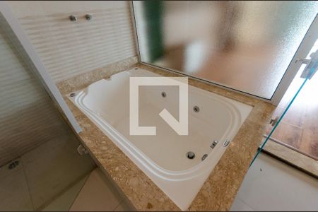 Casa para alugar com 290m², 3 quartos e 4 vagasBanheiro da Suíte 1