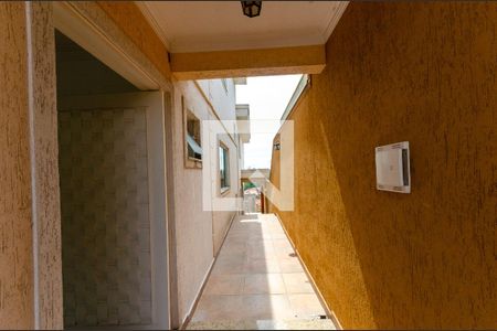 Casa para alugar com 290m², 3 quartos e 4 vagasCorredor externo