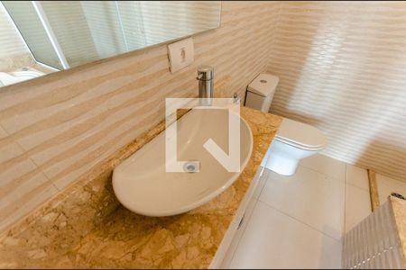 Casa para alugar com 290m², 3 quartos e 4 vagasBanheiro da Suíte 1