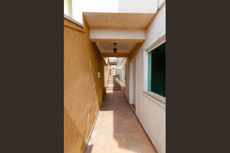 Casa para alugar com 290m², 3 quartos e 4 vagasCorredor externo