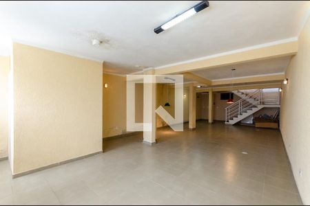 Casa para alugar com 290m², 3 quartos e 4 vagasSalão