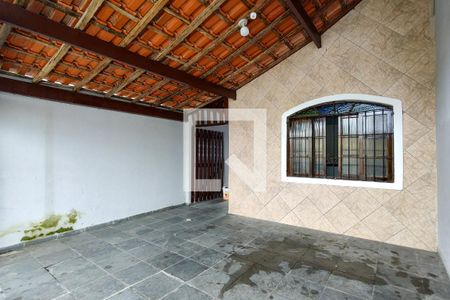Garagem de casa para alugar com 2 quartos, 130m² em Nova Mirim, Praia Grande
