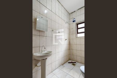 Casa para alugar com 130m², 2 quartos e 2 vagas Casa para alugar com 130m², 2 quartos e 2 vagasBanheiro
