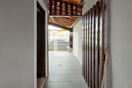 Hall de entrada de casa para alugar com 2 quartos, 130m² em Nova Mirim, Praia Grande