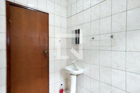 Casa para alugar com 130m², 2 quartos e 2 vagas Casa para alugar com 130m², 2 quartos e 2 vagasBanheiro
