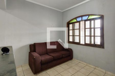 Sala de casa para alugar com 2 quartos, 130m² em Nova Mirim, Praia Grande