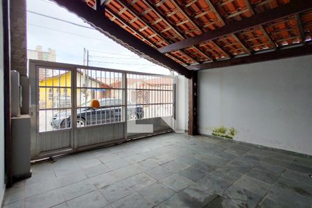 Casa para alugar com 130m², 2 quartos e 2 vagas Casa para alugar com 130m², 2 quartos e 2 vagasGaragem