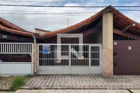 Fachada de casa para alugar com 2 quartos, 130m² em Nova Mirim, Praia Grande