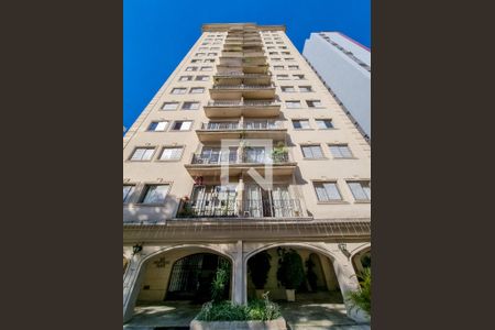 Apartamento para alugar com 75m², 2 quartos e 1 vaga Apartamento para alugar com 75m², 2 quartos e 1 vagaFachada