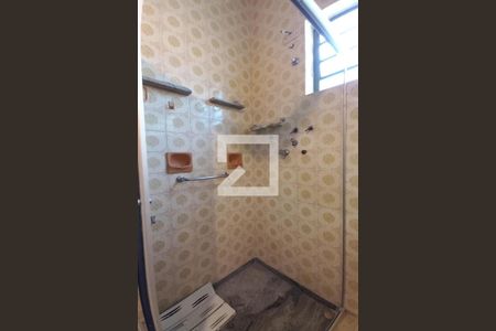 Casa à venda com 366m², 3 quartos e 2 vagasBanheiro