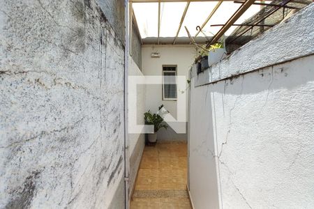 Casa à venda com 366m², 3 quartos e 2 vagasCorredor de Acesso Fundos