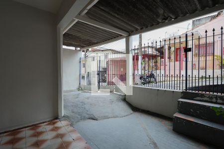 Casa à venda com 213m², 4 quartos e 2 vagas Casa à venda com 213m², 4 quartos e 2 vagasEntrada