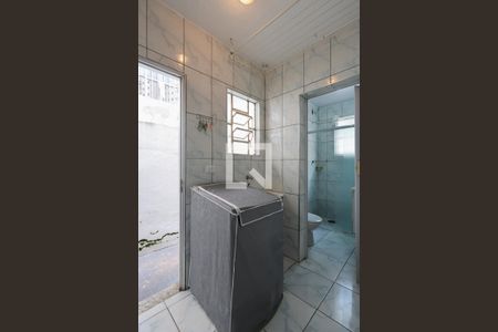 Casa à venda com 213m², 4 quartos e 2 vagas Casa à venda com 213m², 4 quartos e 2 vagasCasa 1 - Área de serviço