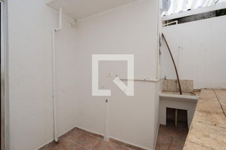 Casa à venda com 213m², 4 quartos e 2 vagas Casa à venda com 213m², 4 quartos e 2 vagasCasa 3 - Quintal/Área de serviço