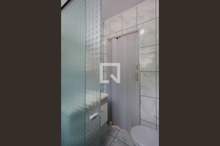 Casa à venda com 213m², 4 quartos e 2 vagas Casa à venda com 213m², 4 quartos e 2 vagasCasa 1 - Banheiro