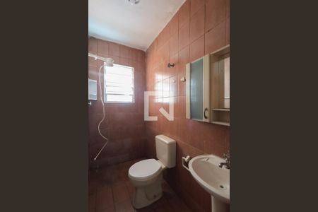 Casa à venda com 213m², 4 quartos e 2 vagas Casa à venda com 213m², 4 quartos e 2 vagasCasa 2 - Banheiro