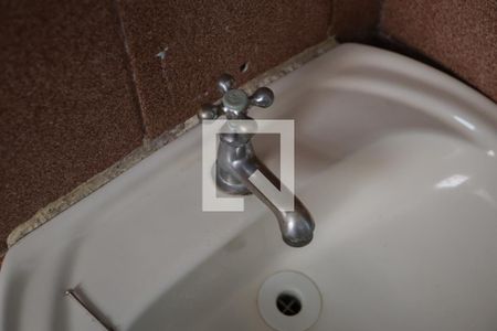 Casa à venda com 213m², 4 quartos e 2 vagas Casa à venda com 213m², 4 quartos e 2 vagasCasa 2 - Banheiro