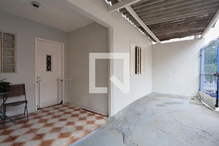 Casa à venda com 213m², 4 quartos e 2 vagas Casa à venda com 213m², 4 quartos e 2 vagasEntrada