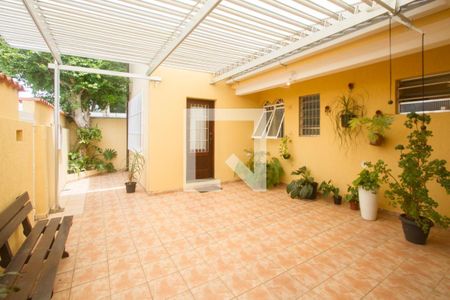 Casa à venda com 127m², 4 quartos e 2 vagasQuintal