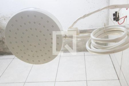 Banheiro de casa para alugar com 2 quartos, 110m² em Jardim das Flores, São Paulo