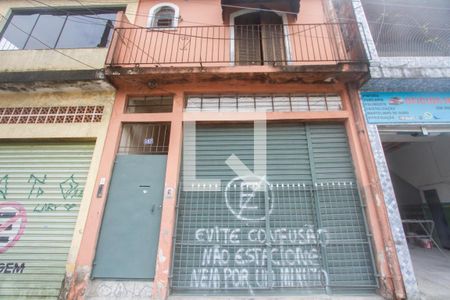 Casa para alugar com 110m², 2 quartos e 3 vagasFachada