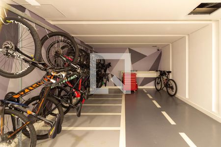 Studio à venda com 33m², 1 quarto e sem vaga Studio à venda com 33m², 1 quarto e sem vagaÁrea Comum - Bicicletario