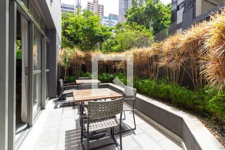 Studio à venda com 33m², 1 quarto e sem vaga Studio à venda com 33m², 1 quarto e sem vagaÁrea comum - Salão de festas