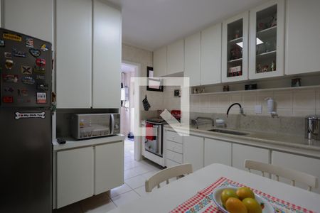 Apartamento para alugar com 97m², 3 quartos e 2 vagas Apartamento para alugar com 97m², 3 quartos e 2 vagasCozinha
