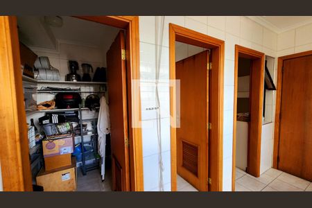 Apartamento à venda com 345m², 5 quartos e 3 vagasLavanderia
