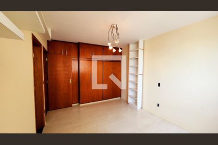 Apartamento à venda com 345m², 5 quartos e 3 vagasQuarto Suíte 2