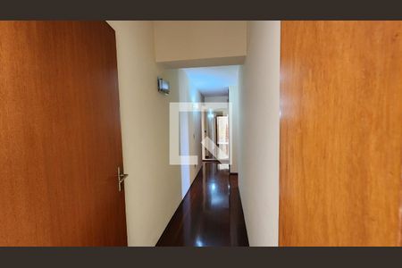 Apartamento à venda com 345m², 5 quartos e 3 vagasCorredor Quartos