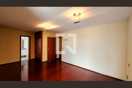 Apartamento à venda com 345m², 5 quartos e 3 vagasQuarto Suíte 1