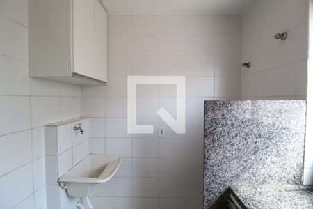 Cozinha e Área de Serviço de apartamento para alugar com 3 quartos, 85m² em Santa Luzia, Uberlândia