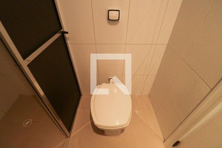 Casa de condomínio à venda com 378m², 3 quartos e 6 vagasBanheiro de Serviço