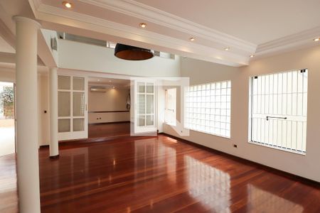 Casa de condomínio à venda com 378m², 3 quartos e 6 vagasSala