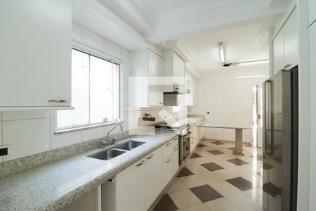 Casa de condomínio à venda com 378m², 3 quartos e 6 vagasCozinha