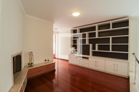 Casa de condomínio à venda com 378m², 3 quartos e 6 vagasLareira