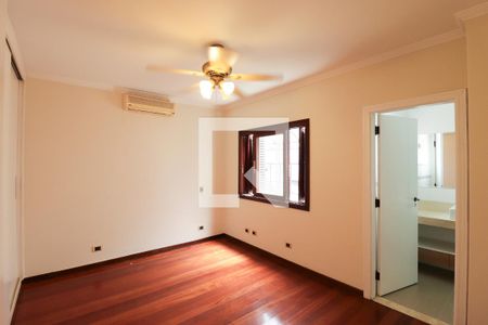 Casa de condomínio à venda com 378m², 3 quartos e 6 vagasSuíte 3