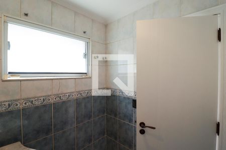 Casa de condomínio à venda com 378m², 3 quartos e 6 vagasLavabo